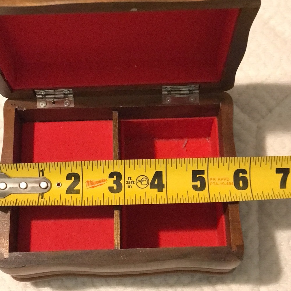 Jewelry Box plays “We’ve only just begun” - Picture 9 of 11